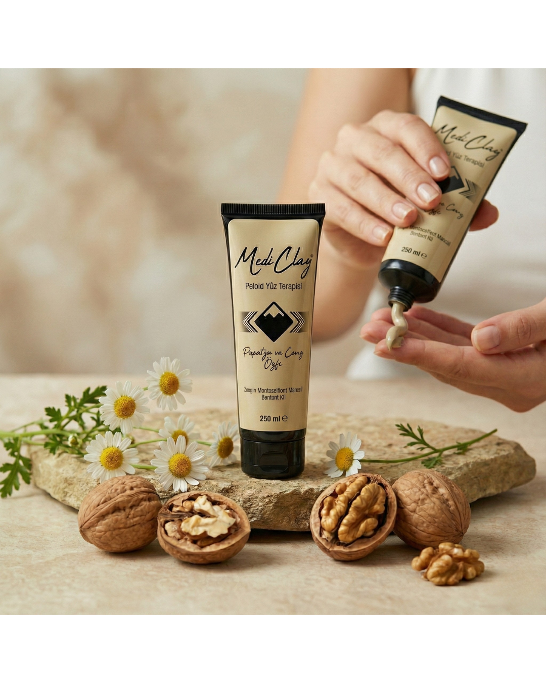 MediClay Peloid Yüz Terapisi – Papatya & Ceviz Özlü Arındırıcı Maske (250 ml)