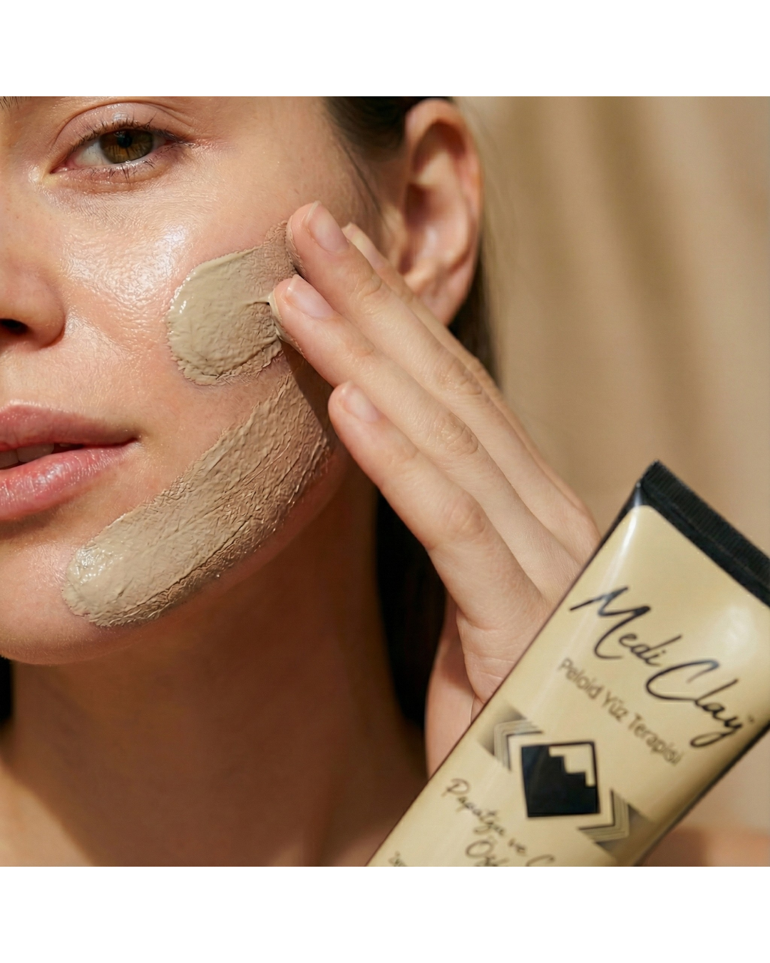 MediClay Peloid Yüz Terapisi – Papatya & Ceviz Özlü Arındırıcı Maske (250 ml)